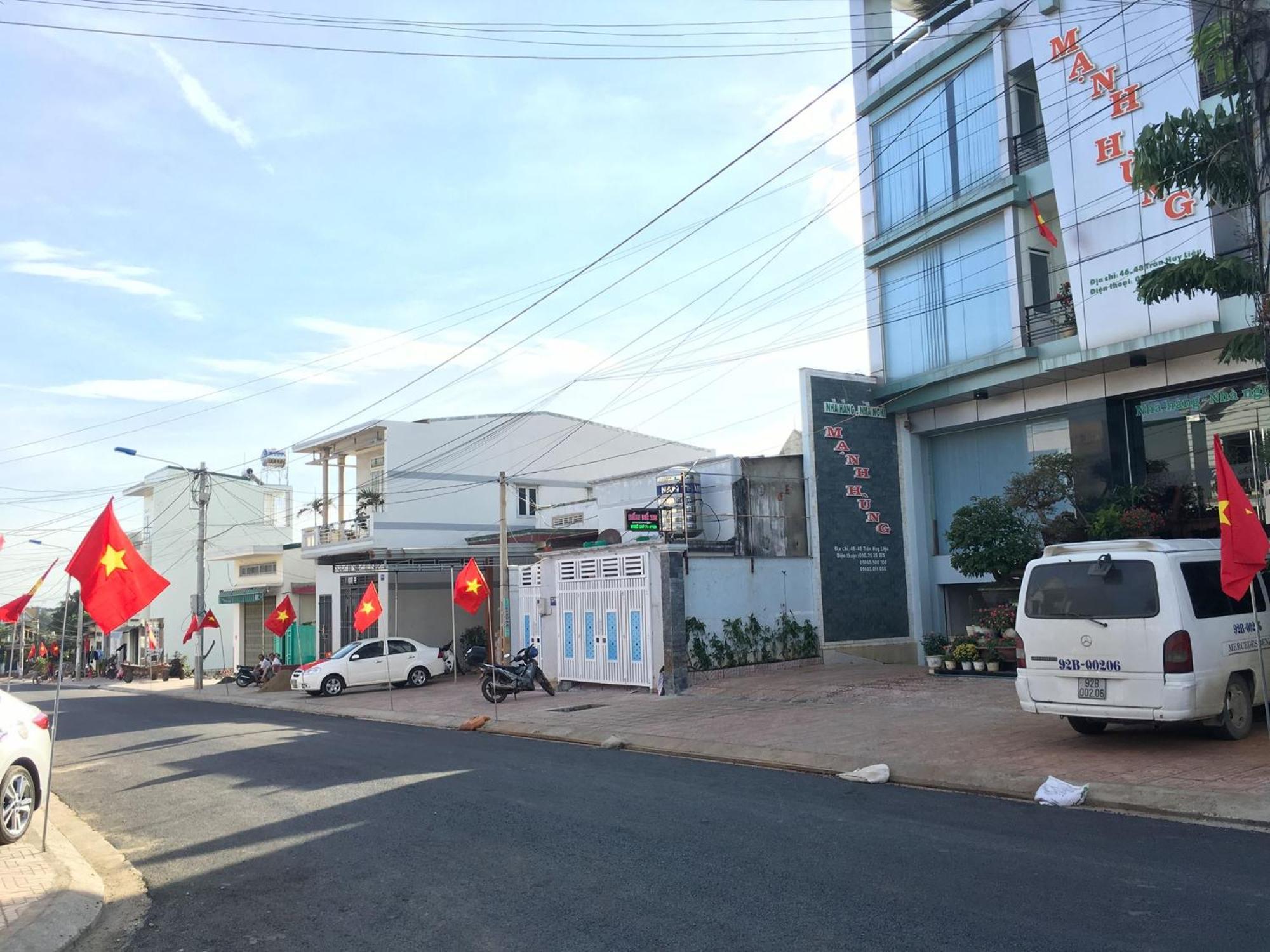 Manh Hung Hotel Buon Ma Thuot Exterior photo