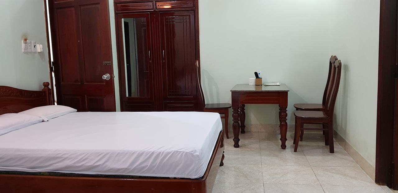Manh Hung Hotel Buon Ma Thuot Exterior photo